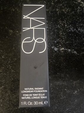 NARS Natural Radiant Longwear Foundation - Color Light 2.5 Yukon